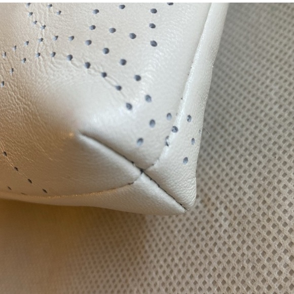 COACH  Wristlet - Picture 4 of 7